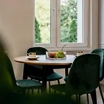 Cali/poznan, Urocze Winogrady