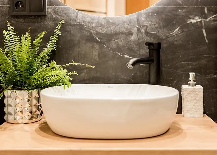 Cali/poznan, Urocze Winogrady Познань